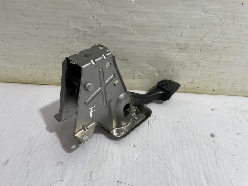 Recambio de pedal freno para skoda yeti active referencia OEM IAM 1K1721057AL  