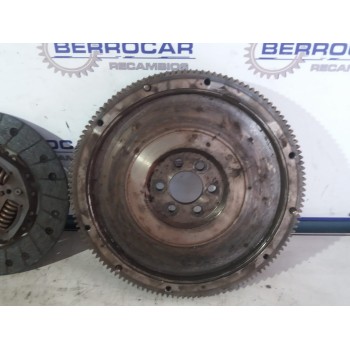 Recambio de kit embrague para skoda spaceback (5h) 1.6 tdi referencia OEM IAM 03L141032  