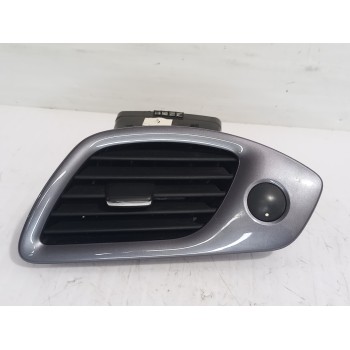 Recambio de rejilla aireadora para renault scenic iii bose edition referencia OEM IAM 687608069R  