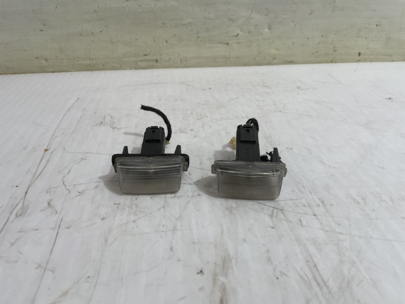 Recambio de piloto matricula para peugeot 207 confort referencia OEM IAM 71907190  