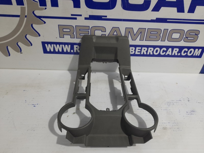 Recambio de moldura palanca de cambios para land rover discovery referencia OEM IAM FJV500172XXX  