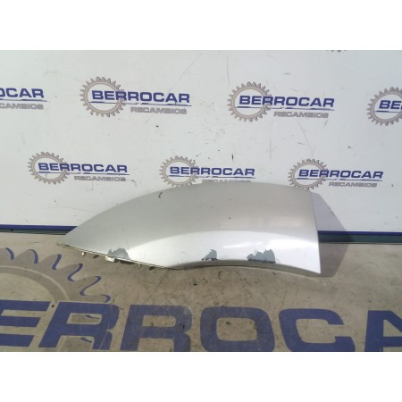 Recambio de aletin trasero derecho para kia sorento 2.5 crdi referencia OEM IAM 877913E500  