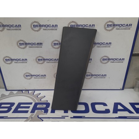 Recambio de moldura lateral para land rover discovery referencia OEM IAM 632240031  