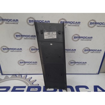 Recambio de moldura lateral para land rover discovery referencia OEM IAM 632240031  