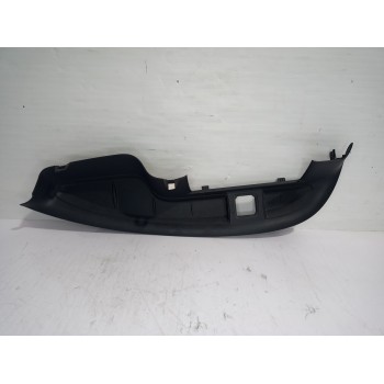 Recambio de moldura para renault scenic iii bose edition referencia OEM IAM 682400013R  