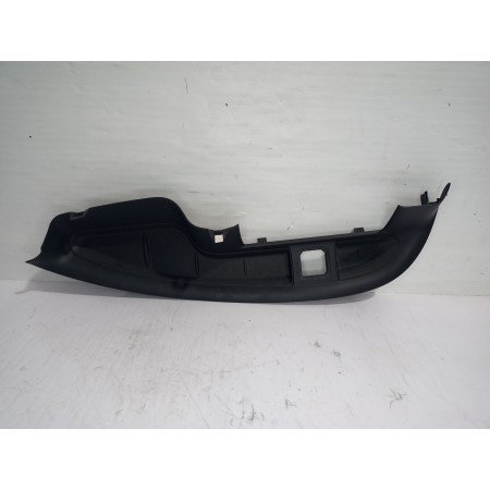 Recambio de moldura para renault scenic iii bose edition referencia OEM IAM 682400013R  
