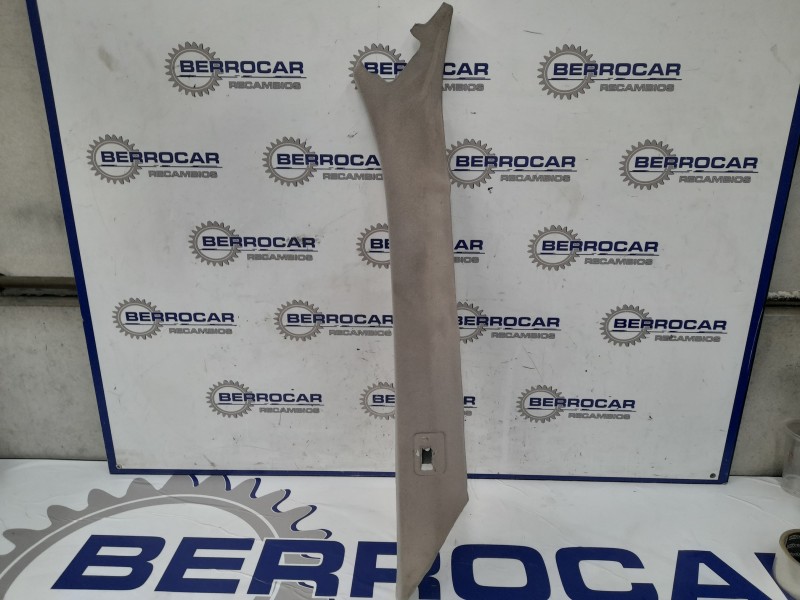 Recambio de moldura lateral para land rover discovery referencia OEM IAM EMB500320LUM  