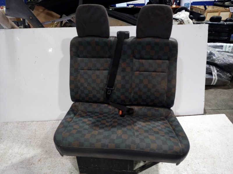 Recambio de asiento delantero derecho para mercedes-benz vito (w638) caja cerrada 112 cdi  (638.094) referencia OEM IAM A0009110