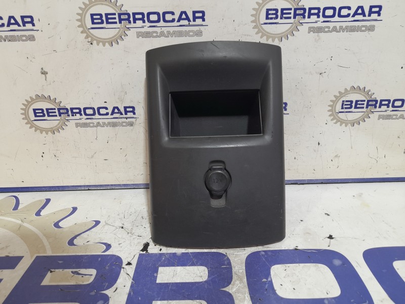 Recambio de moldura para peugeot 5008 2.0 blue-hdi fap referencia OEM IAM 9670595577  