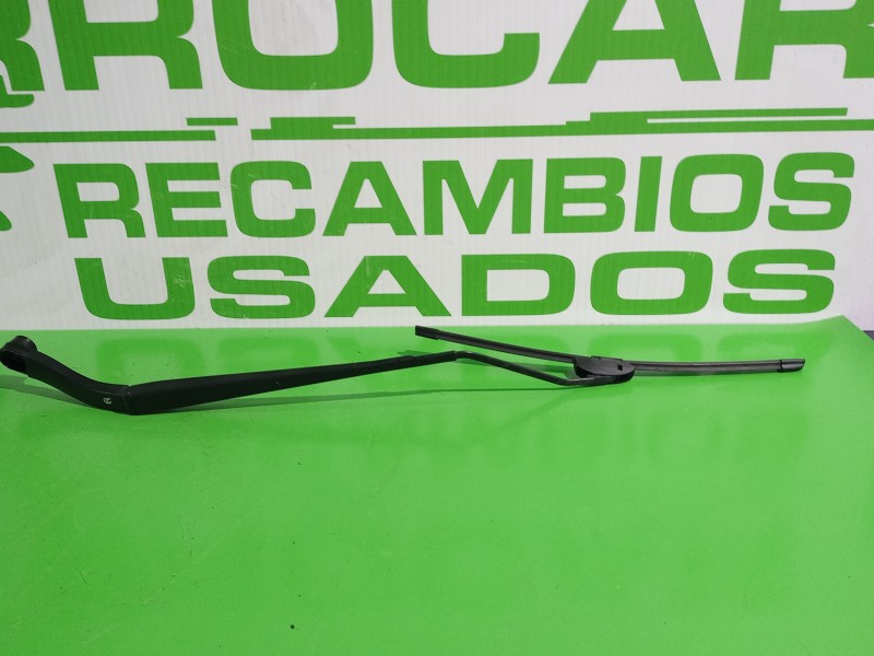 Recambio de brazo limpia delantero derecho para opel insignia berlina 2.0 cdti cat referencia OEM IAM 13227399  