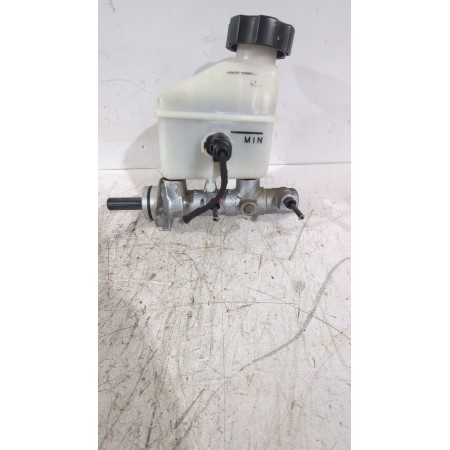 Recambio de bomba freno para kia cee´d hatchback (ed) 1.6 crdi 90 referencia OEM IAM 585101H000DS  