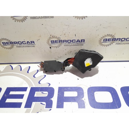 Recambio de caja reles / fusibles para seat exeo berlina (3r2) 2.0 tdi referencia OEM IAM 8D1941824  