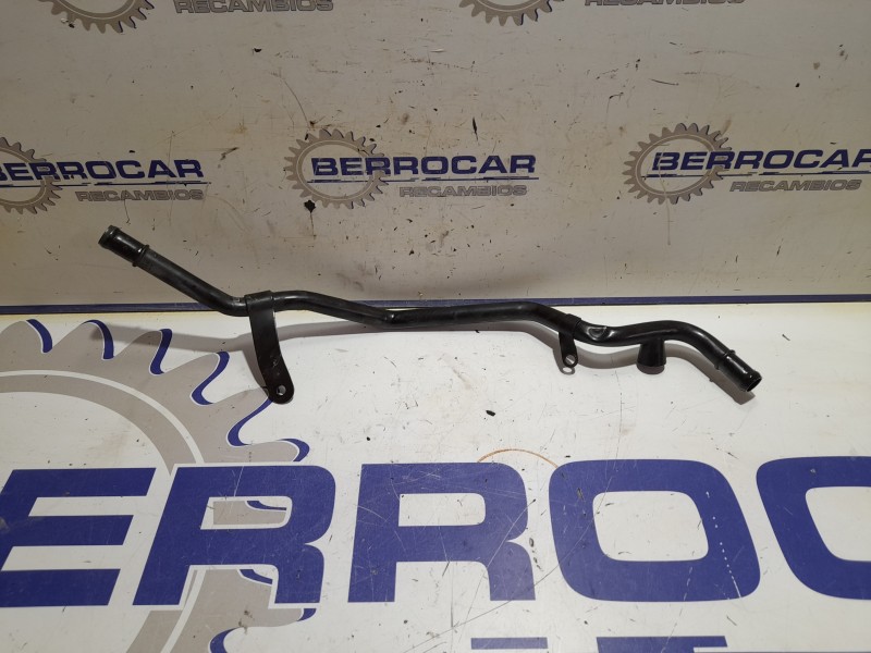 Recambio de tubo refrigerante para seat exeo berlina (3r2) 2.0 tdi referencia OEM IAM 3R0131850  