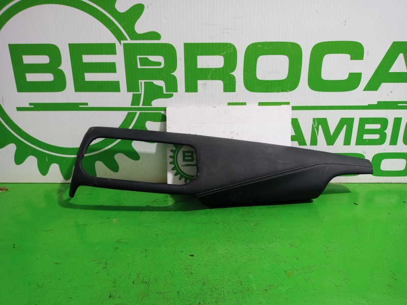 Recambio de moldura para nissan qashqai ii (j11, j11_) 1.3 dig-t referencia OEM IAM 682116UN0A  