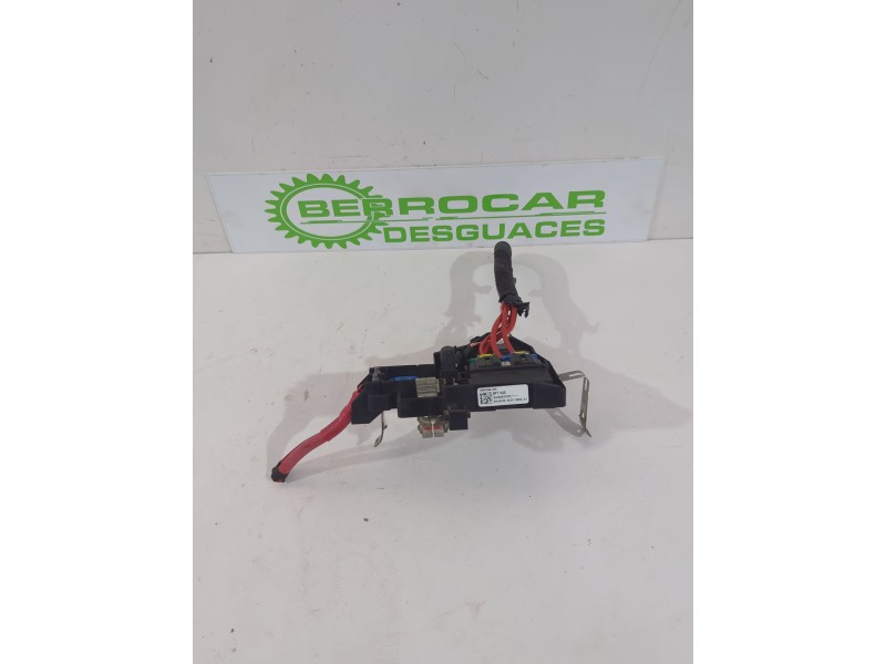 Recambio de caja reles / fusibles para dacia duster (hm_) 1.0 tce 90 referencia OEM IAM 241148757R  