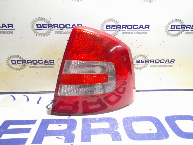 Recambio de piloto trasero derecho para skoda octavia berlina (1z3) referencia OEM IAM 1Z5945096A  