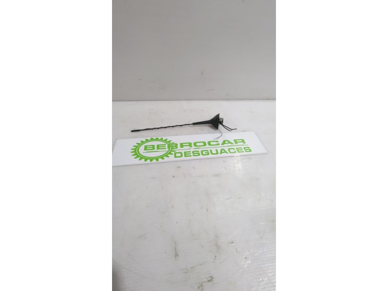 Recambio de antena para dacia duster (hm_) 1.0 tce 90 referencia OEM IAM 282171730R  