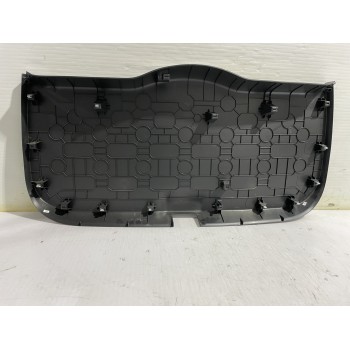 Recambio de guarnecido porton trasero para skoda yeti active referencia OEM IAM 5L6867975B  