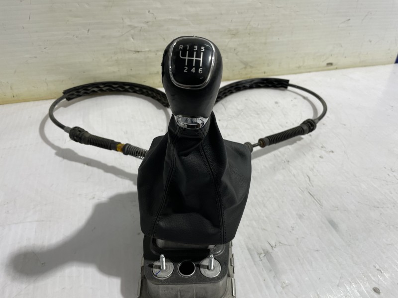 Recambio de palanca cambio para skoda yeti active referencia OEM IAM 5K0711049C  