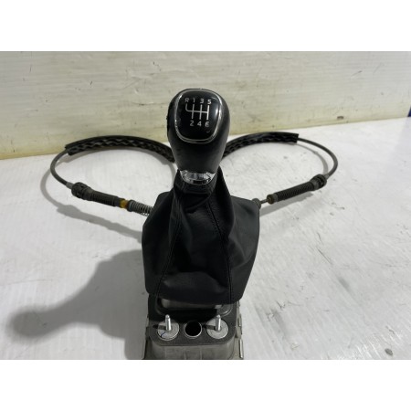 Recambio de palanca cambio para skoda yeti active referencia OEM IAM 5K0711049C  