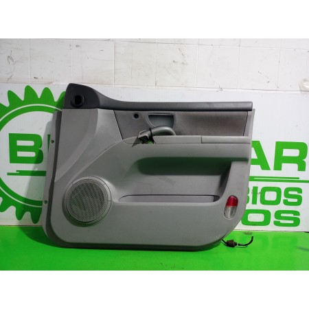Recambio de guarnecido puerta delantera derecha para kia sorento i (jc) 2.5 crdi referencia OEM IAM 823603E000  