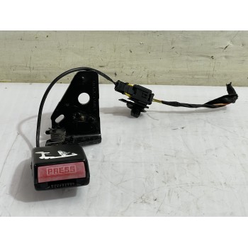 Recambio de enganche cinturon trasero izquierdo para peugeot 207 confort referencia OEM IAM 96589467XX  