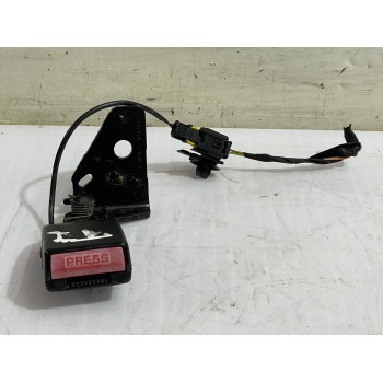 Recambio de enganche cinturon trasero izquierdo para peugeot 207 confort referencia OEM IAM 96589467XX  