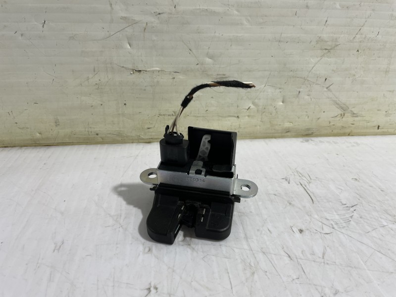 Recambio de cerradura maletero / porton para skoda yeti active referencia OEM IAM 5L6827505C  