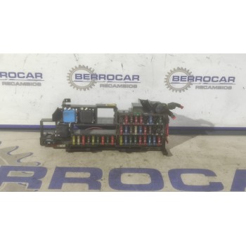 CAJA RELES / FUSIBLES A0025422519 