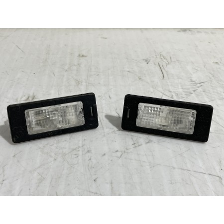 Recambio de piloto matricula para skoda yeti active referencia OEM IAM 5N0943021B  