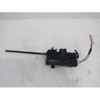 Recambio de motor tapa combustible para renault scenic iii bose edition referencia OEM IAM 8200312600D  