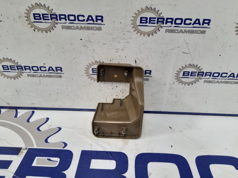 Recambio de moldura para land rover discovery referencia OEM IAM HJ500112  