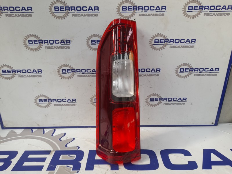 Recambio de piloto trasero izquierdo para renault trafic furgón referencia OEM IAM 265556737R  