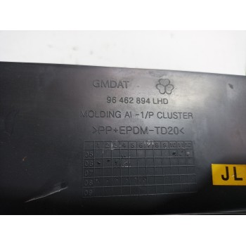 Recambio de moldura para chevrolet aveo ls referencia OEM IAM 96462894  