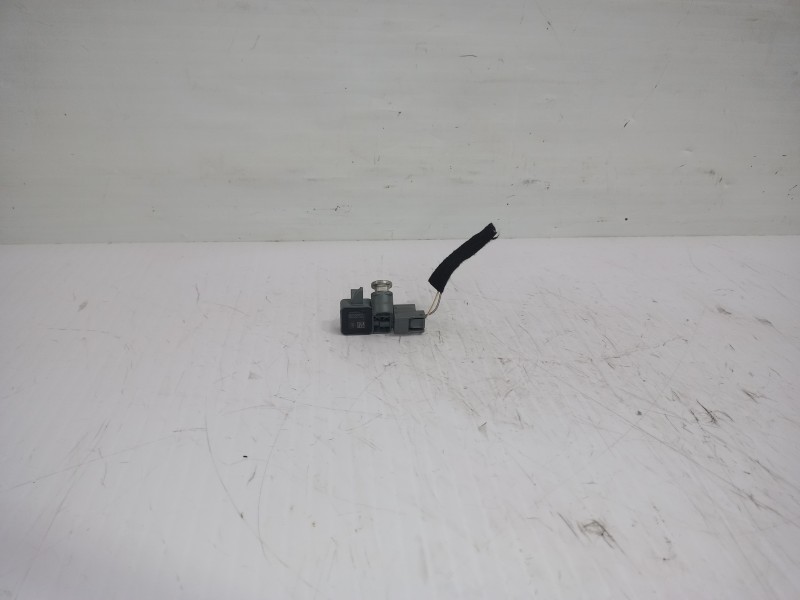 Recambio de sensor para renault scenic iii bose edition referencia OEM IAM 988300005R  