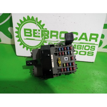 CAJA RELES / FUSIBLES 96826374 