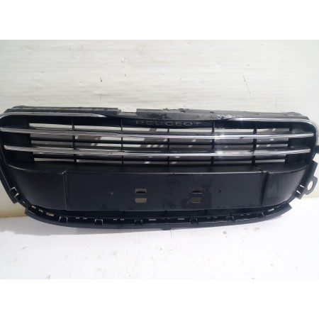 Recambio de rejilla paragolpes delantero para peugeot 508 allure referencia OEM IAM 7422Y6  