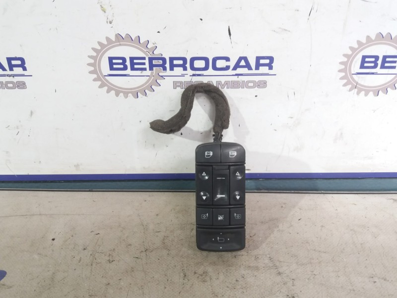 Recambio de mando elevalunas delantero izquierdo para opel vectra c caravan referencia OEM IAM 13224058  