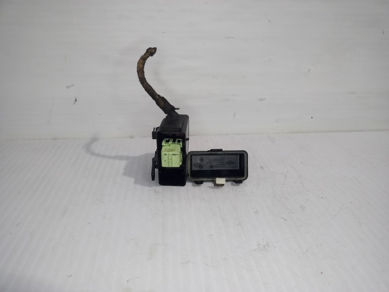 Recambio de caja reles / fusibles para mini mini (r56) cooper referencia OEM IAM 61142755704  