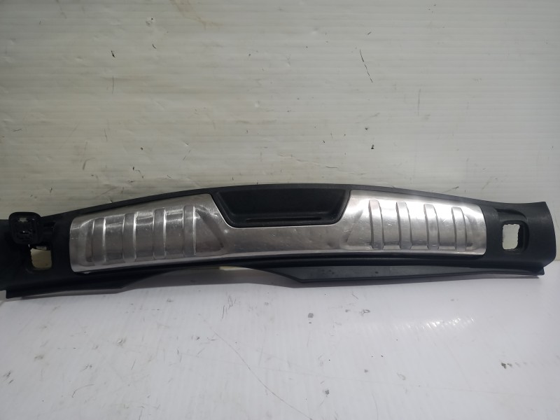 Recambio de moldura maletero para peugeot 508 allure referencia OEM IAM 9687261477  