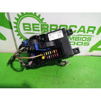 Recambio de caja reles / fusibles para opel corsa d 1.3 16v cdti referencia OEM IAM 13142241  