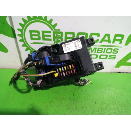 Recambio de caja reles / fusibles para opel corsa d 1.3 16v cdti referencia OEM IAM 13142241  