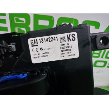 Recambio de caja reles / fusibles para opel corsa d 1.3 16v cdti referencia OEM IAM 13142241  