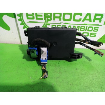 Recambio de caja reles / fusibles para opel corsa d 1.3 16v cdti referencia OEM IAM 13142241  