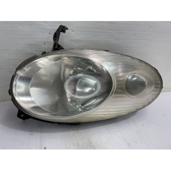 Recambio de faro derecho para nissan micra (k12e) acenta referencia OEM IAM 26010AX700  