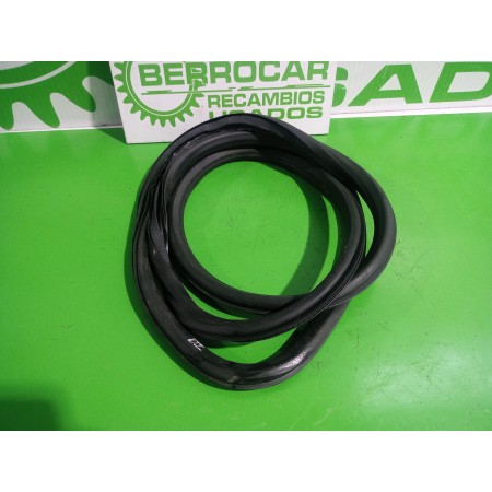 Recambio de goma contorno para opel insignia berlina 2.0 cdti cat referencia OEM IAM 22804656  