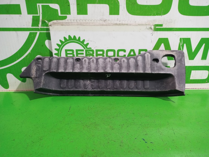 Recambio de moldura para renault kangoo profesional referencia OEM IAM 8200431167  