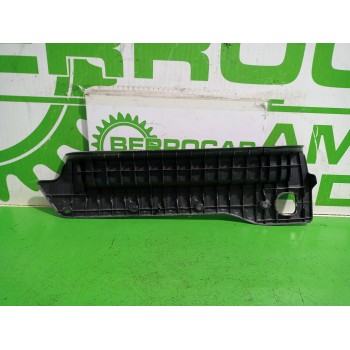 Recambio de moldura para renault kangoo profesional referencia OEM IAM 8200431167  