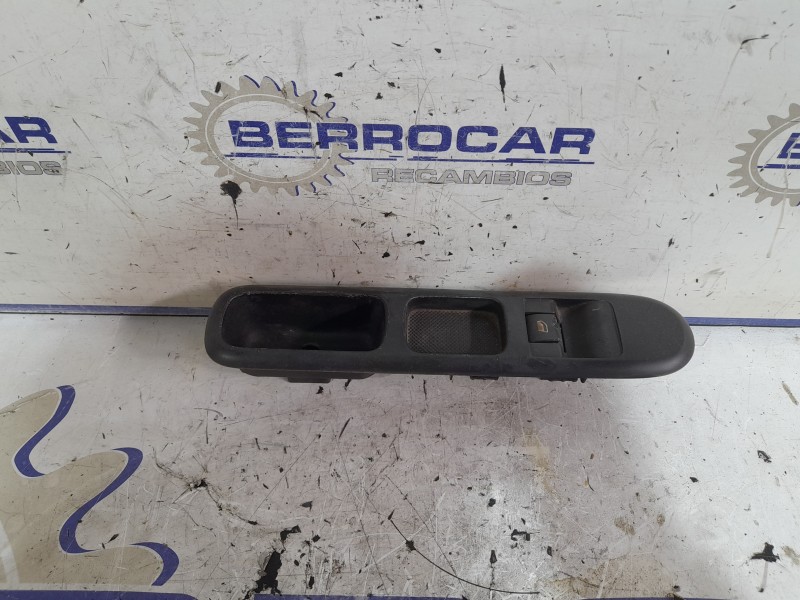 Recambio de mando elevalunas delantero derecho para peugeot 5008 2.0 blue-hdi fap referencia OEM IAM 96650618ZD  