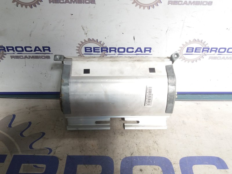 Recambio de airbag delantero derecho para mercedes-benz clase a (w168) 1.4 cat referencia OEM IAM A1688600005  